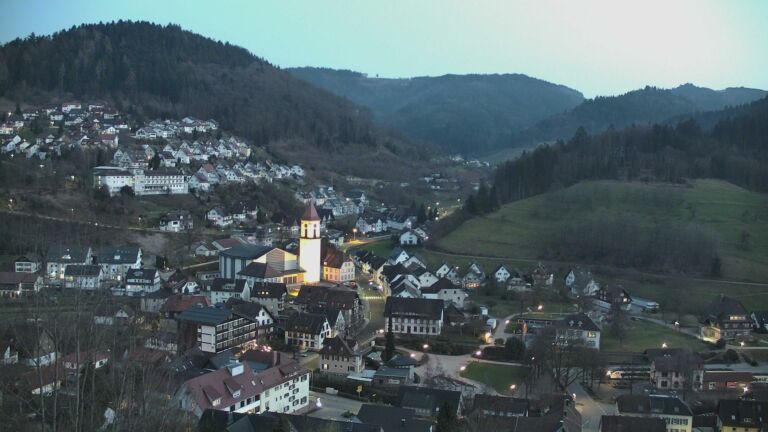 Dieses Bild zeigt eine Webcam-Aufnahme von Ottenhöfen, aufgenommen am Samstag, den 07.03.2026 um 18:40 Uhr