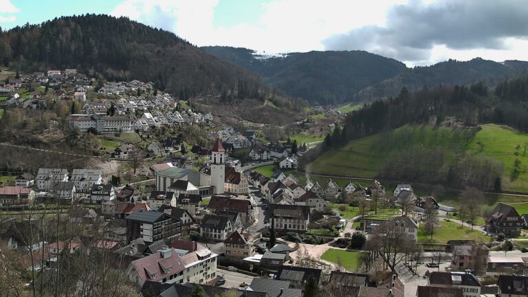 Dieses Bild zeigt eine Webcam-Aufnahme von Ottenhöfen, aufgenommen am Mittwoch, den 01.04.2026 um 14:20 Uhr