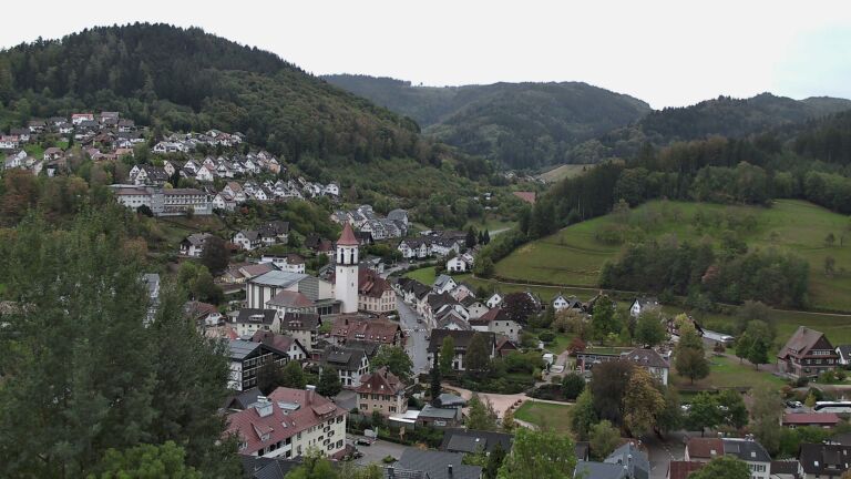 Dieses Bild zeigt eine Webcam-Aufnahme von Ottenhöfen, aufgenommen am Donnerstag, den 08.10.2026 um 08:10 Uhr