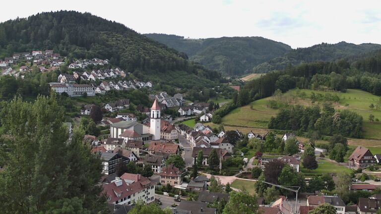 Dieses Bild zeigt eine Webcam-Aufnahme von Ottenhöfen, aufgenommen am Dienstag, den 30.06.2026 um 07:40 Uhr