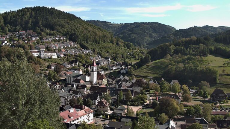 Dieses Bild zeigt eine Webcam-Aufnahme von Ottenhöfen, aufgenommen am Samstag, den 26.09.2026 um 16:10 Uhr