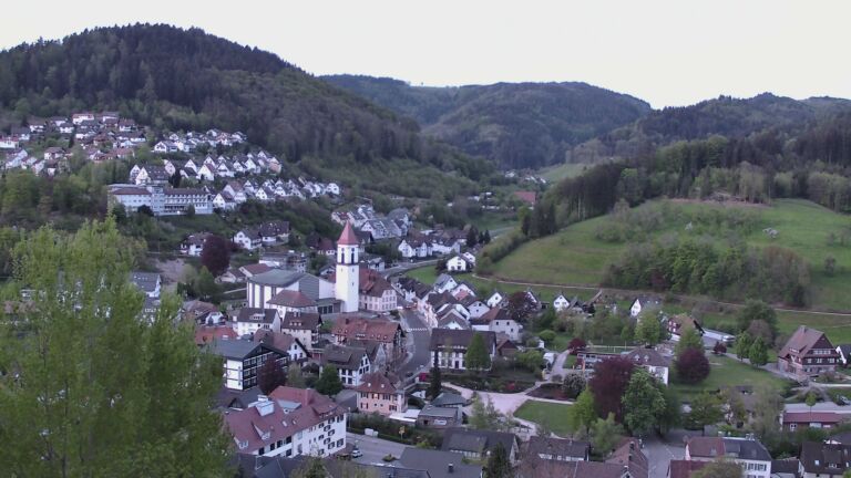 Dieses Bild zeigt eine Webcam-Aufnahme von Ottenhöfen, aufgenommen am Dienstag, den 28.04.2026 um 06:00 Uhr
