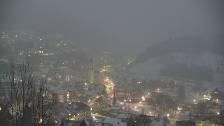 Dieses Bild zeigt eine Webcam-Aufnahme von Ottenhöfen, aufgenommen am Freitag, den 02.01.2026 um 17:10 Uhr