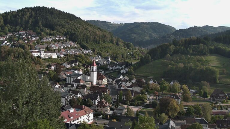 Dieses Bild zeigt eine Webcam-Aufnahme von Ottenhöfen, aufgenommen am Dienstag, den 29.09.2026 um 17:20 Uhr