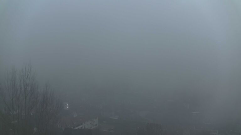 Dieses Bild zeigt eine Webcam-Aufnahme von Ottenhöfen, aufgenommen am Montag, den 02.02.2026 um 17:20 Uhr