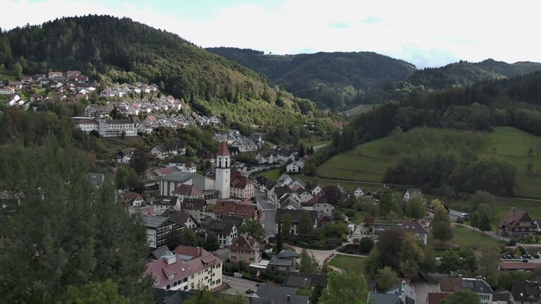 Dieses Bild zeigt eine Webcam-Aufnahme von Ottenhöfen, aufgenommen am Samstag, den 10.10.2026 um 16:30 Uhr