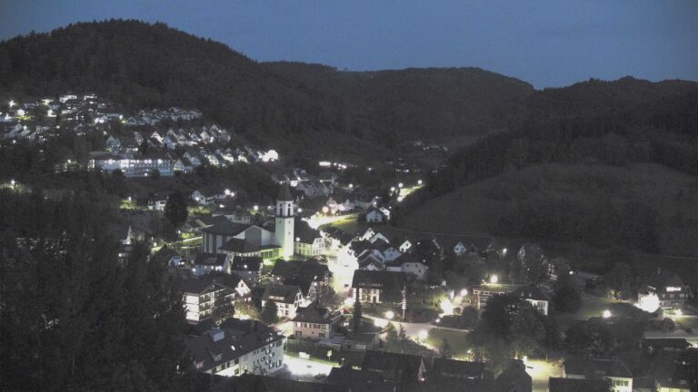 Dieses Bild zeigt eine Webcam-Aufnahme von Ottenhöfen, aufgenommen am Samstag, den 02.05.2026 um 21:30 Uhr