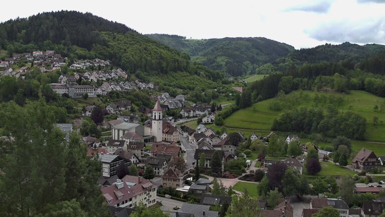 Dieses Bild zeigt eine Webcam-Aufnahme von Ottenhöfen, aufgenommen am Freitag, den 15.05.2026 um 16:30 Uhr