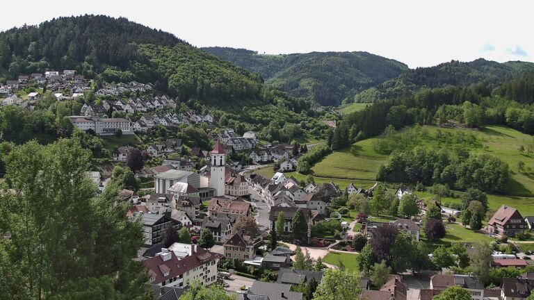 Dieses Bild zeigt eine Webcam-Aufnahme von Ottenhöfen, aufgenommen am Dienstag, den 19.05.2026 um 10:30 Uhr