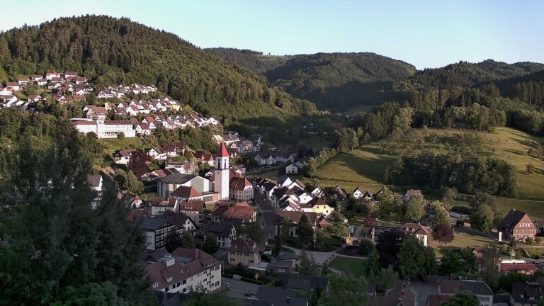 Dieses Bild zeigt eine Webcam-Aufnahme von Ottenhöfen, aufgenommen am Donnerstag, den 28.05.2026 um 20:20 Uhr