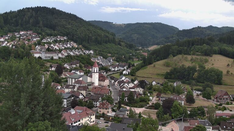 Dieses Bild zeigt eine Webcam-Aufnahme von Ottenhöfen, aufgenommen am Donnerstag, den 16.07.2026 um 19:30 Uhr