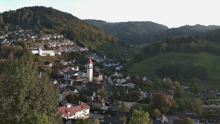 Dieses Bild zeigt eine Webcam-Aufnahme von Ottenhöfen, aufgenommen am Montag, den 19.10.2026 um 17:30 Uhr