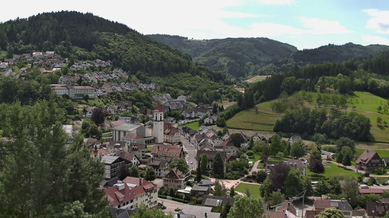 Dieses Bild zeigt eine Webcam-Aufnahme von Ottenhöfen, aufgenommen am Mittwoch, den 17.06.2026 um 12:20 Uhr