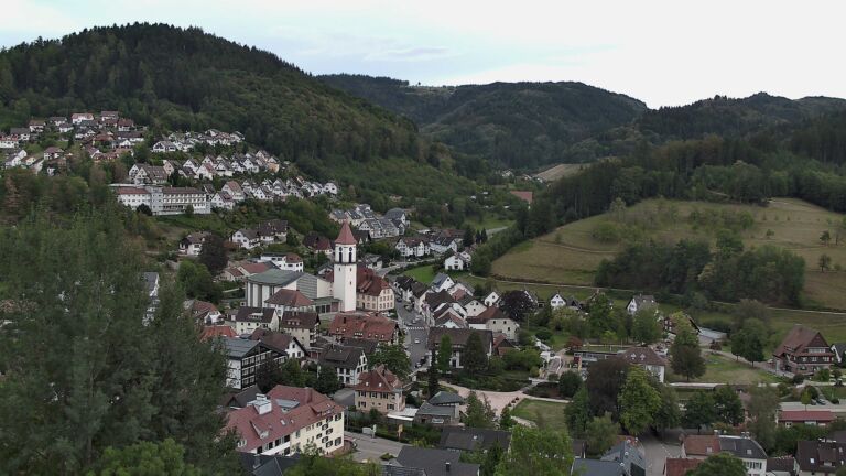 Dieses Bild zeigt eine Webcam-Aufnahme von Ottenhöfen, aufgenommen am Donnerstag, den 03.09.2026 um 18:40 Uhr