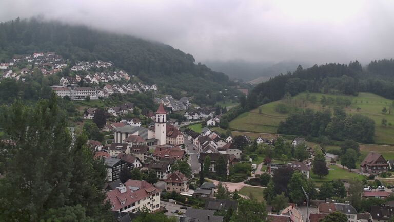 Dieses Bild zeigt eine Webcam-Aufnahme von Ottenhöfen, aufgenommen am Mittwoch, den 01.07.2026 um 08:20 Uhr