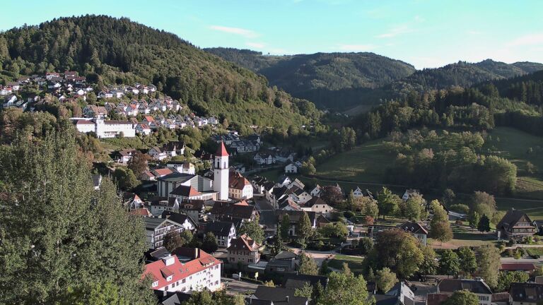 Dieses Bild zeigt eine Webcam-Aufnahme von Ottenhöfen, aufgenommen am Mittwoch, den 23.09.2026 um 18:00 Uhr