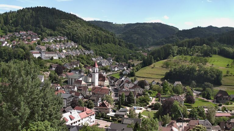 Dieses Bild zeigt eine Webcam-Aufnahme von Ottenhöfen, aufgenommen am Mittwoch, den 17.06.2026 um 15:50 Uhr