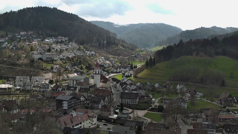 Dieses Bild zeigt eine Webcam-Aufnahme von Ottenhöfen, aufgenommen am Freitag, den 03.04.2026 um 12:50 Uhr