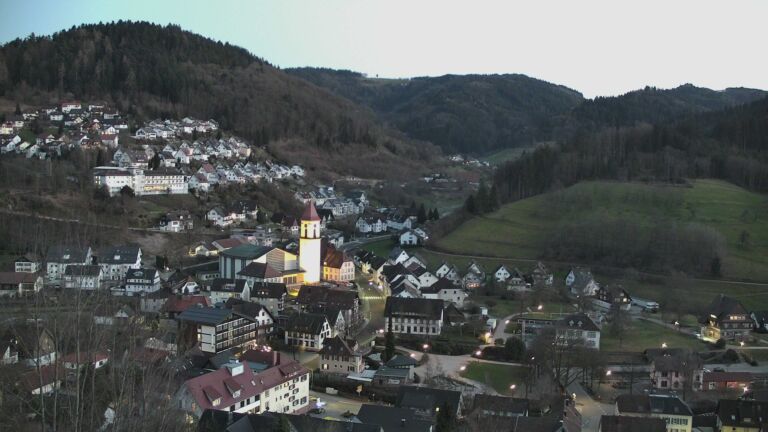 Dieses Bild zeigt eine Webcam-Aufnahme von Ottenhöfen, aufgenommen am Freitag, den 27.02.2026 um 18:30 Uhr