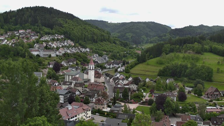Dieses Bild zeigt eine Webcam-Aufnahme von Ottenhöfen, aufgenommen am Dienstag, den 19.05.2026 um 14:30 Uhr