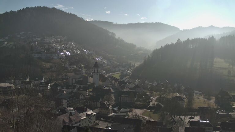 Dieses Bild zeigt eine Webcam-Aufnahme von Ottenhöfen, aufgenommen am Donnerstag, den 05.02.2026 um 13:00 Uhr