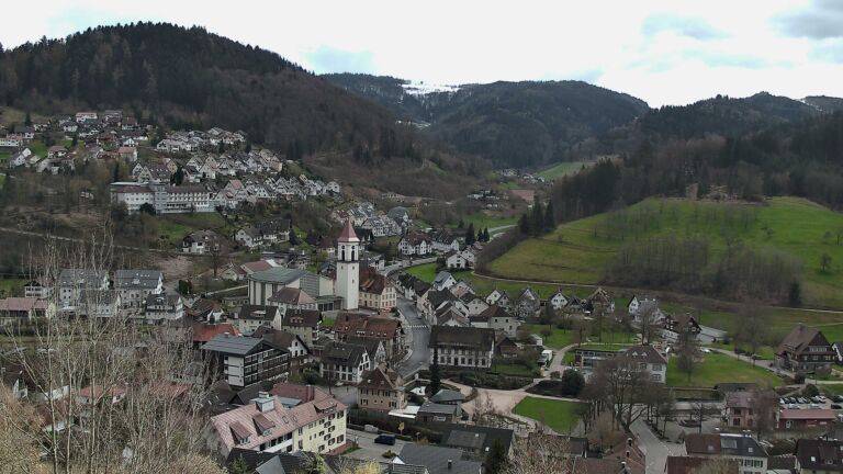 Dieses Bild zeigt eine Webcam-Aufnahme von Ottenhöfen, aufgenommen am Sonntag, den 29.03.2026 um 15:30 Uhr