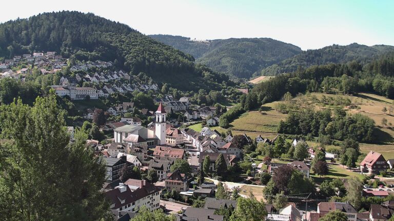 Dieses Bild zeigt eine Webcam-Aufnahme von Ottenhöfen, aufgenommen am Freitag, den 10.07.2026 um 09:40 Uhr