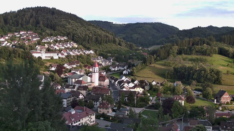 Dieses Bild zeigt eine Webcam-Aufnahme von Ottenhöfen, aufgenommen am Montag, den 15.06.2026 um 20:30 Uhr
