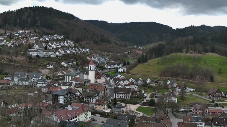 Dieses Bild zeigt eine Webcam-Aufnahme von Ottenhöfen, aufgenommen am Dienstag, den 10.03.2026 um 17:40 Uhr