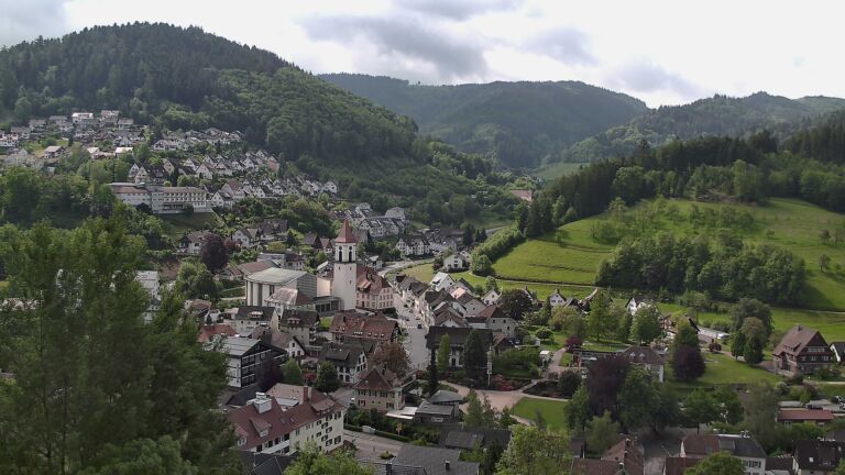 Dieses Bild zeigt eine Webcam-Aufnahme von Ottenhöfen, aufgenommen am Samstag, den 16.05.2026 um 11:00 Uhr