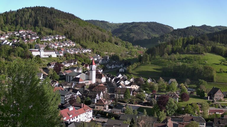 Dieses Bild zeigt eine Webcam-Aufnahme von Ottenhöfen, aufgenommen am Mittwoch, den 29.04.2026 um 18:50 Uhr