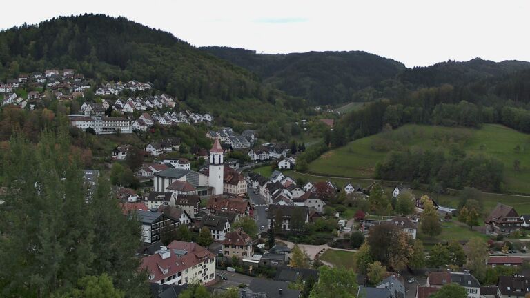 Dieses Bild zeigt eine Webcam-Aufnahme von Ottenhöfen, aufgenommen am Samstag, den 24.10.2026 um 15:30 Uhr