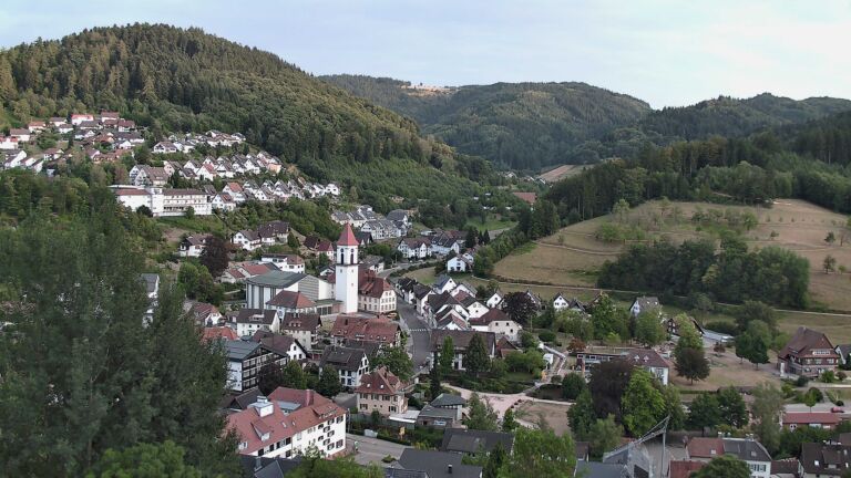 Dieses Bild zeigt eine Webcam-Aufnahme von Ottenhöfen, aufgenommen am Montag, den 10.08.2026 um 20:20 Uhr