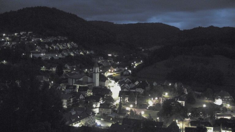 Dieses Bild zeigt eine Webcam-Aufnahme von Ottenhöfen, aufgenommen am Samstag, den 13.06.2026 um 04:30 Uhr