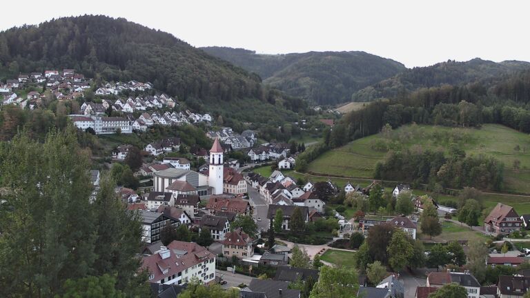 Dieses Bild zeigt eine Webcam-Aufnahme von Ottenhöfen, aufgenommen am Sonntag, den 20.09.2026 um 08:00 Uhr