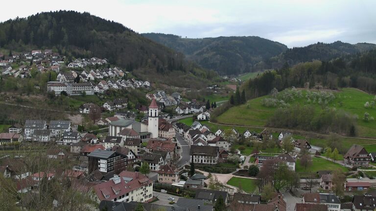 Dieses Bild zeigt eine Webcam-Aufnahme von Ottenhöfen, aufgenommen am Samstag, den 11.04.2026 um 17:50 Uhr