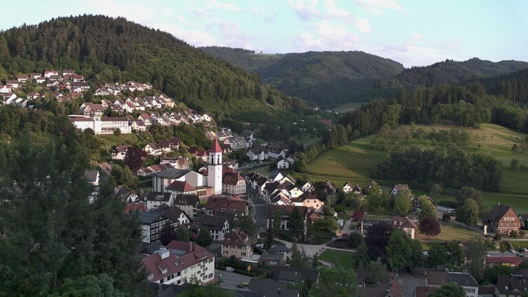 Dieses Bild zeigt eine Webcam-Aufnahme von Ottenhöfen, aufgenommen am Dienstag, den 26.05.2026 um 20:20 Uhr