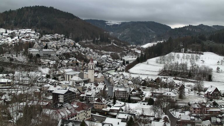 Dieses Bild zeigt eine Webcam-Aufnahme von Ottenhöfen, aufgenommen am Freitag, den 02.01.2026 um 14:40 Uhr