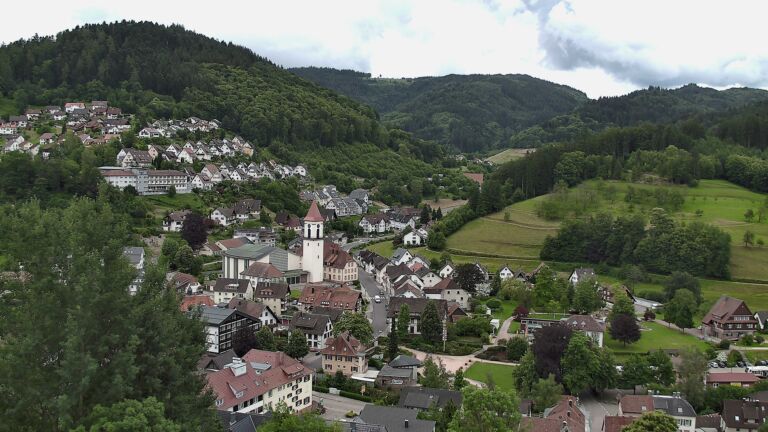 Dieses Bild zeigt eine Webcam-Aufnahme von Ottenhöfen, aufgenommen am Mittwoch, den 10.06.2026 um 11:50 Uhr