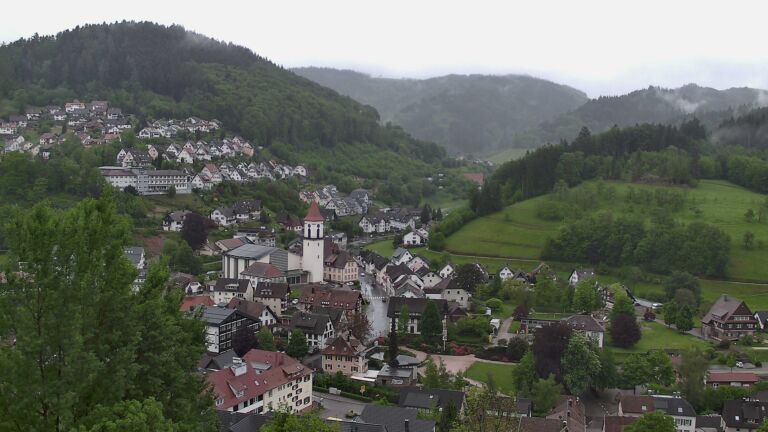 Dieses Bild zeigt eine Webcam-Aufnahme von Ottenhöfen, aufgenommen am Mittwoch, den 06.05.2026 um 18:50 Uhr