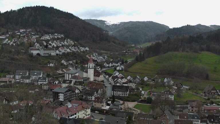 Dieses Bild zeigt eine Webcam-Aufnahme von Ottenhöfen, aufgenommen am Dienstag, den 31.03.2026 um 13:30 Uhr