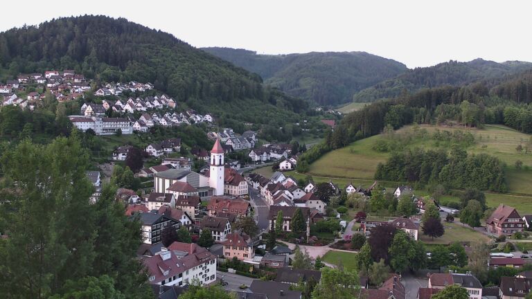 Dieses Bild zeigt eine Webcam-Aufnahme von Ottenhöfen, aufgenommen am Sonntag, den 24.05.2026 um 06:10 Uhr