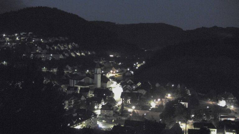 Dieses Bild zeigt eine Webcam-Aufnahme von Ottenhöfen, aufgenommen am Samstag, den 18.07.2026 um 04:30 Uhr
