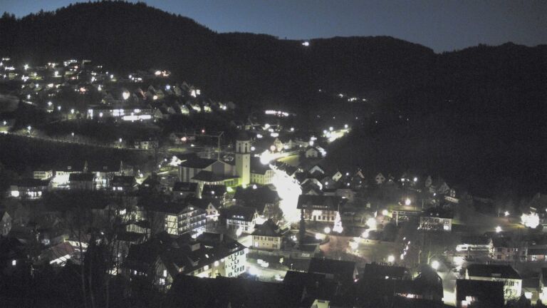 Dieses Bild zeigt eine Webcam-Aufnahme von Ottenhöfen, aufgenommen am Donnerstag, den 18.12.2025 um 07:00 Uhr