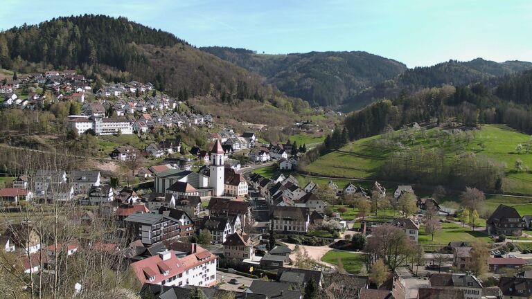 Dieses Bild zeigt eine Webcam-Aufnahme von Ottenhöfen, aufgenommen am Donnerstag, den 09.04.2026 um 16:40 Uhr