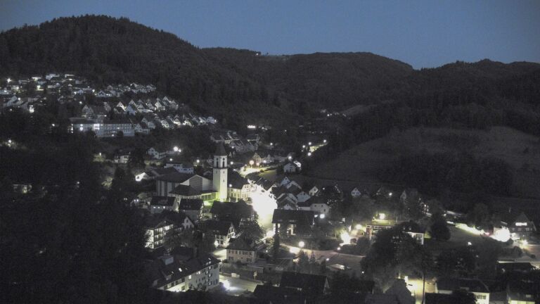 Dieses Bild zeigt eine Webcam-Aufnahme von Ottenhöfen, aufgenommen am Sonntag, den 12.07.2026 um 22:30 Uhr