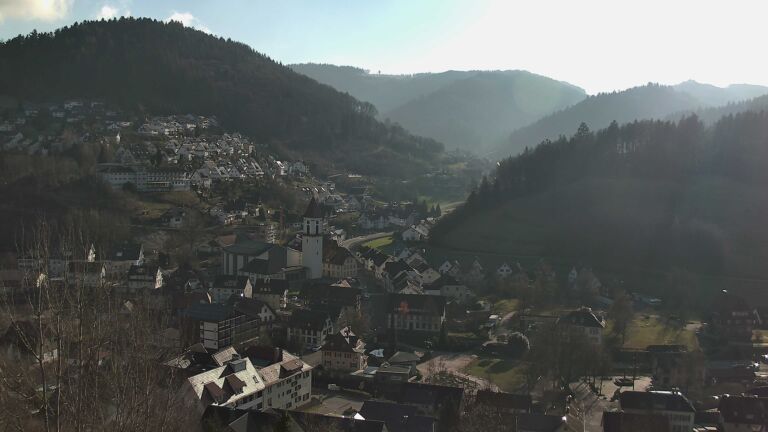 Dieses Bild zeigt eine Webcam-Aufnahme von Ottenhöfen, aufgenommen am Donnerstag, den 25.12.2025 um 13:10 Uhr