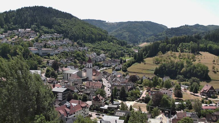 Dieses Bild zeigt eine Webcam-Aufnahme von Ottenhöfen, aufgenommen am Freitag, den 24.07.2026 um 12:40 Uhr