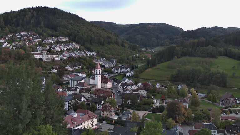 Dieses Bild zeigt eine Webcam-Aufnahme von Ottenhöfen, aufgenommen am Donnerstag, den 22.10.2026 um 18:00 Uhr