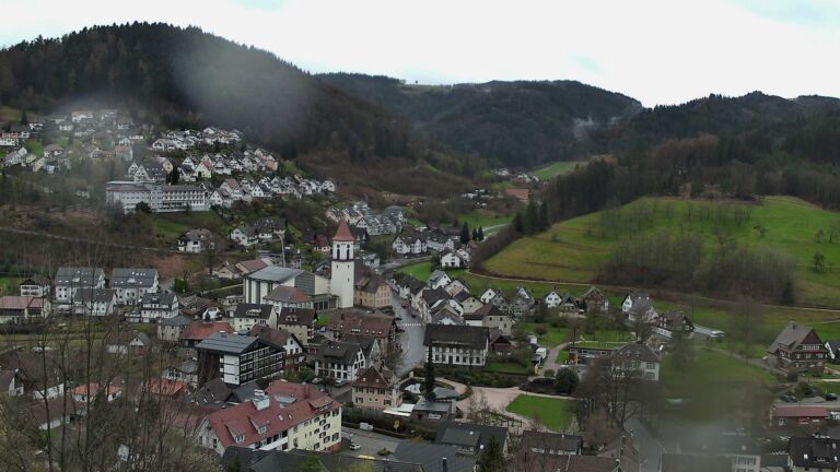 Dieses Bild zeigt eine Webcam-Aufnahme von Ottenhöfen, aufgenommen am Mittwoch, den 25.03.2026 um 13:20 Uhr